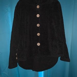 100% polyester black sweater/jacket with pockets